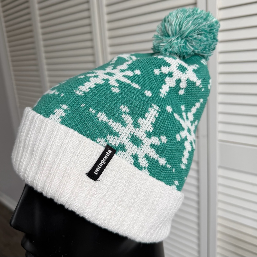 Patagonia Snowflake Winter Pom Beanie Unisex Green